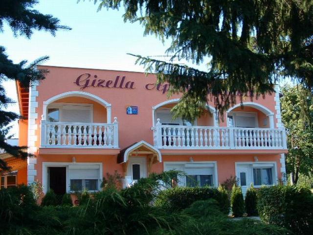 Gizella Apartmanhaus Bük الغرفة الصورة